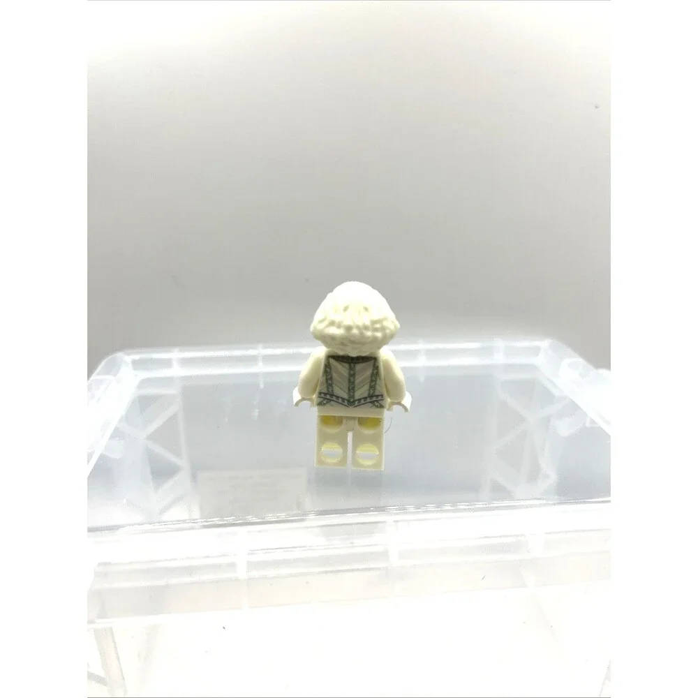 Nearly Headless Nick LEGO Minifigure from 76389 - Chamber Of Secrets Glow Dark